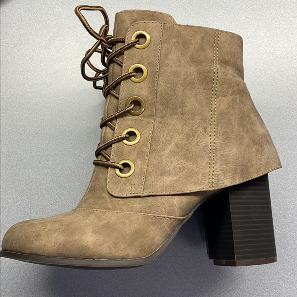 2 Lips too cute boots